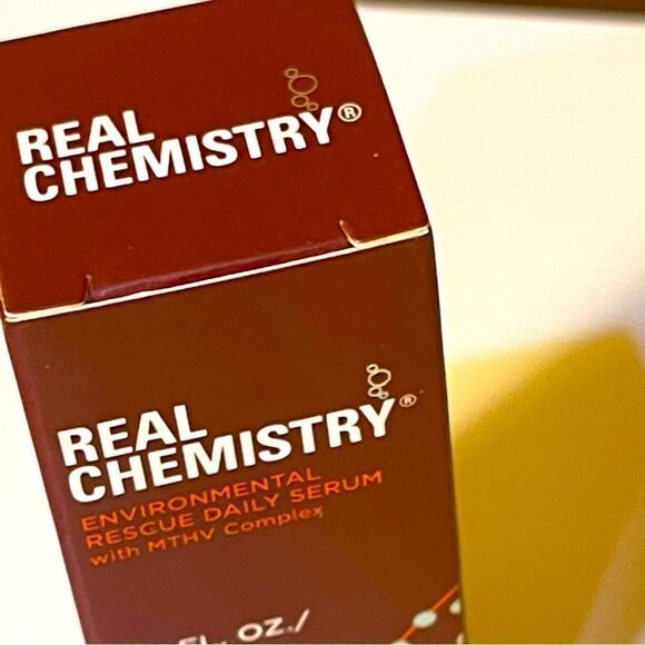 Real CHEMISTRY Environmental Rescue Daily Serum w/ MTHV Complex Full Size - Picture 11 of 16